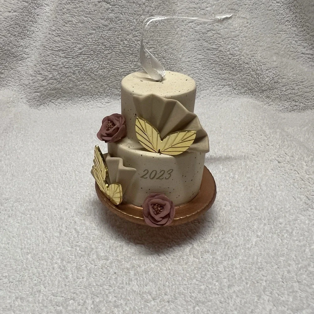 Hallmark Keepsake A Sweet Beginning Wedding‎ Cake Christmas Ornament 2023